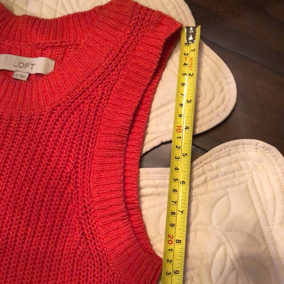 LOFT Ribbed Knit Sleeveless, tie bottom sides, cotton/linen/rayon blend sweater - Picture 9 of 10
